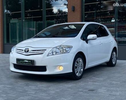 Тойота Аурис, объемом двигателя 1.4 л и пробегом 265 тыс. км за 7990 $, фото 5 на Automoto.ua