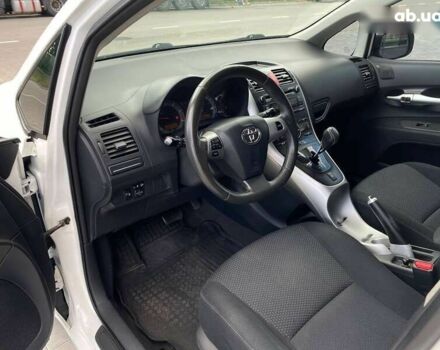 Тойота Ауріс, об'ємом двигуна 1.4 л та пробігом 265 тис. км за 7990 $, фото 13 на Automoto.ua