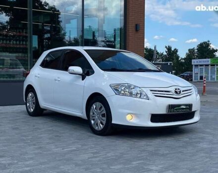 Тойота Аурис, объемом двигателя 1.4 л и пробегом 265 тыс. км за 7990 $, фото 6 на Automoto.ua