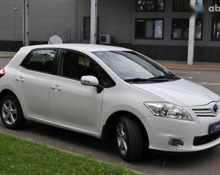 Тойота Аурис, объемом двигателя 1.6 л и пробегом 96 тыс. км за 10800 $, фото 8 на Automoto.ua