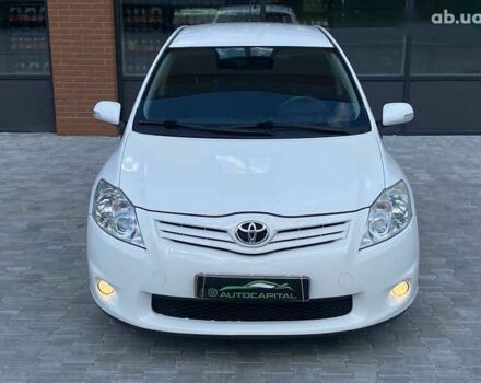 Тойота Аурис, объемом двигателя 1.4 л и пробегом 265 тыс. км за 7990 $, фото 3 на Automoto.ua