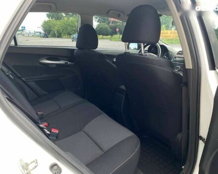 Тойота Аурис, объемом двигателя 1.4 л и пробегом 265 тыс. км за 7990 $, фото 18 на Automoto.ua