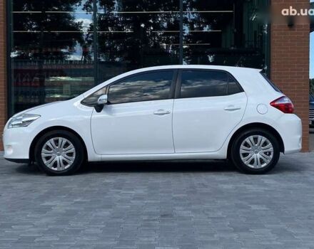 Тойота Аурис, объемом двигателя 1.4 л и пробегом 265 тыс. км за 7990 $, фото 9 на Automoto.ua