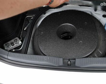 Тойота Аурис, объемом двигателя 1.6 л и пробегом 96 тыс. км за 10800 $, фото 20 на Automoto.ua