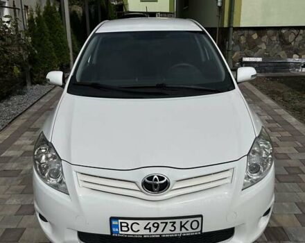 Тойота Аурис, объемом двигателя 1.36 л и пробегом 203 тыс. км за 7600 $, фото 3 на Automoto.ua