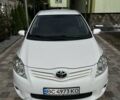 Тойота Аурис, объемом двигателя 1.36 л и пробегом 203 тыс. км за 7600 $, фото 3 на Automoto.ua