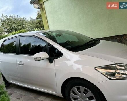 Тойота Аурис, объемом двигателя 1.36 л и пробегом 203 тыс. км за 7600 $, фото 4 на Automoto.ua