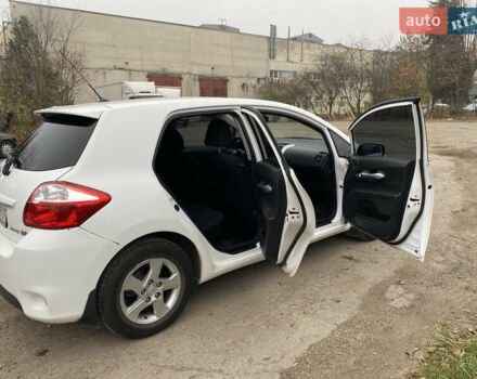 Тойота Ауріс, об'ємом двигуна 1.8 л та пробігом 197 тис. км за 8800 $, фото 6 на Automoto.ua