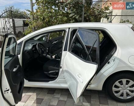 Тойота Аурис, объемом двигателя 1.36 л и пробегом 203 тыс. км за 7600 $, фото 9 на Automoto.ua