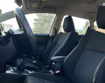 Тойота Ауріс, об'ємом двигуна 1.4 л та пробігом 103 тис. км за 9200 $, фото 8 на Automoto.ua