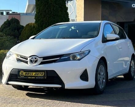 Тойота Ауріс, об'ємом двигуна 1.4 л та пробігом 103 тис. км за 9200 $, фото 2 на Automoto.ua