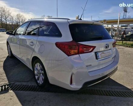 Тойота Аурис, объемом двигателя 0 л и пробегом 156 тыс. км за 13599 $, фото 5 на Automoto.ua