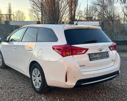 Тойота Аурис, объемом двигателя 1.4 л и пробегом 195 тыс. км за 8999 $, фото 5 на Automoto.ua