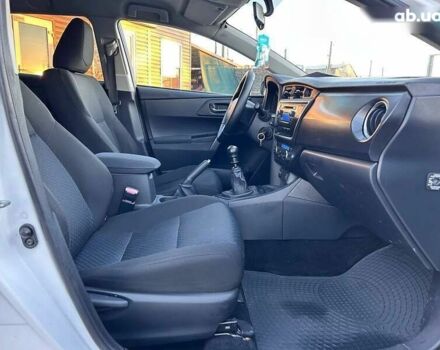 Тойота Аурис, объемом двигателя 1.4 л и пробегом 195 тыс. км за 8999 $, фото 25 на Automoto.ua