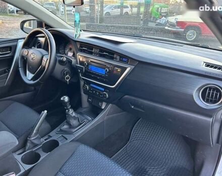 Тойота Аурис, объемом двигателя 1.4 л и пробегом 195 тыс. км за 8999 $, фото 26 на Automoto.ua