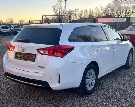 Тойота Аурис, объемом двигателя 1.4 л и пробегом 195 тыс. км за 8999 $, фото 4 на Automoto.ua