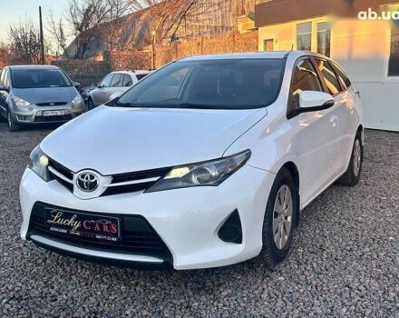 Тойота Аурис, объемом двигателя 1.4 л и пробегом 195 тыс. км за 8999 $, фото 2 на Automoto.ua