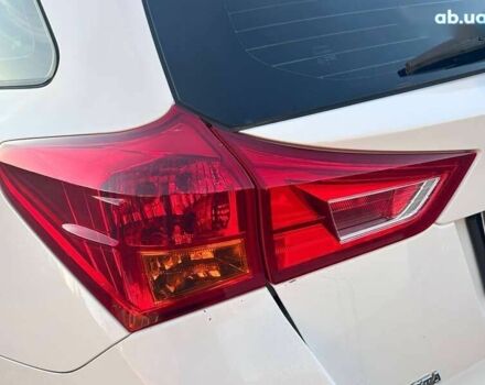 Тойота Аурис, объемом двигателя 1.4 л и пробегом 195 тыс. км за 8999 $, фото 9 на Automoto.ua