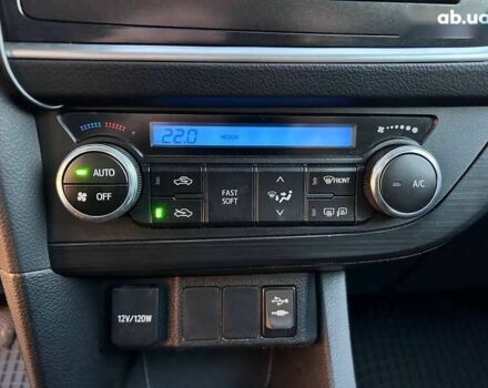 Тойота Аурис, объемом двигателя 1.4 л и пробегом 195 тыс. км за 8999 $, фото 15 на Automoto.ua