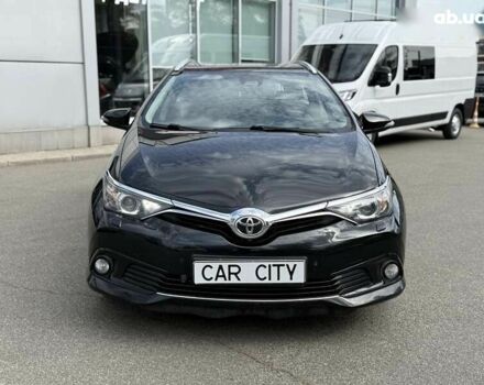 Тойота Аурис, объемом двигателя 0 л и пробегом 165 тыс. км за 15900 $, фото 1 на Automoto.ua