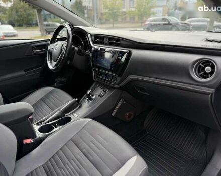 Тойота Аурис, объемом двигателя 0 л и пробегом 165 тыс. км за 15900 $, фото 14 на Automoto.ua