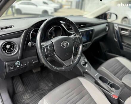 Тойота Аурис, объемом двигателя 0 л и пробегом 165 тыс. км за 15900 $, фото 15 на Automoto.ua