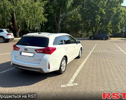 Тойота Аурис, объемом двигателя 1.8 л и пробегом 259 тыс. км за 11200 $, фото 4 на Automoto.ua