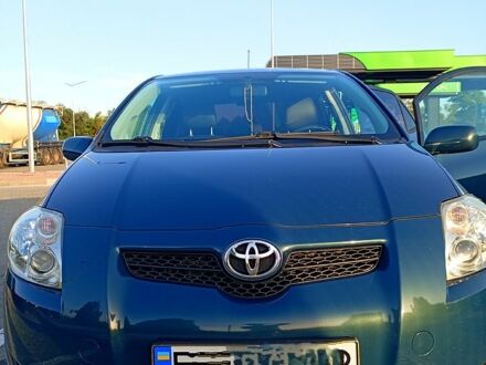 Тойота Аурис, объемом двигателя 1.4 л и пробегом 249 тыс. км за 6500 $, фото 1 на Automoto.ua