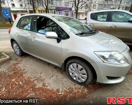 Тойота Аурис, объемом двигателя 1.6 л и пробегом 166 тыс. км за 6300 $, фото 1 на Automoto.ua