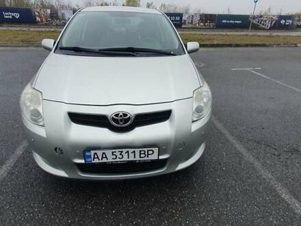 Тойота Аурис 2008 в Киеве на Automoto.ua Тойота Аурис, объемом двигателя 1.6 л и пробегом 274 тыс. км за 6000 $, фото 1 на Automoto.ua
