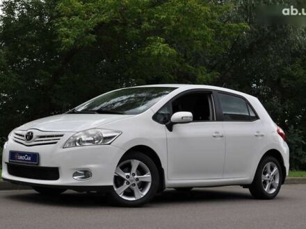 Тойота Аурис, объемом двигателя 1.6 л и пробегом 96 тыс. км за 10800 $, фото 1 на Automoto.ua