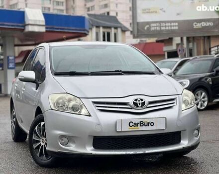 Тойота Аурис, объемом двигателя 1.4 л и пробегом 243 тыс. км за 6700 $, фото 1 на Automoto.ua