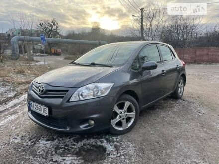 Тойота Аурис, объемом двигателя 1.6 л и пробегом 194 тыс. км за 9500 $, фото 1 на Automoto.ua