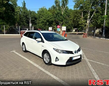 Тойота Аурис, объемом двигателя 1.8 л и пробегом 259 тыс. км за 11200 $, фото 1 на Automoto.ua