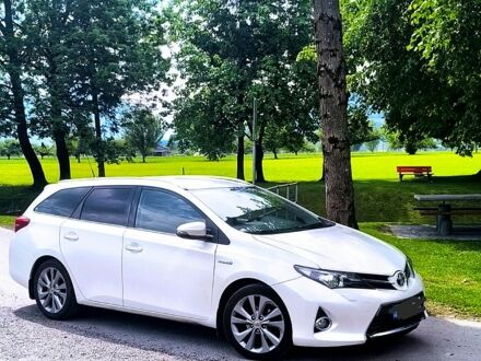 Тойота Ауріс 2014 у Львові на Automoto.ua Тойота Ауріс, об'ємом двигуна 1.8 л та пробігом 210 тис. км за 14200 $, фото 1 на Automoto.ua