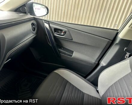 Тойота Аурис, объемом двигателя 1.5 л и пробегом 0 тыс. км за 3000 $, фото 1 на Automoto.ua