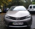 Желтый Тойота Аурис, объемом двигателя 1.4 л и пробегом 147 тыс. км за 8000 $, фото 1 на Automoto.ua