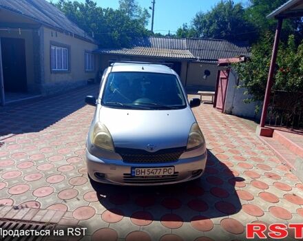 Серый Тойота Аурис, объемом двигателя 1.3 л и пробегом 205 тыс. км за 3900 $, фото 2 на Automoto.ua