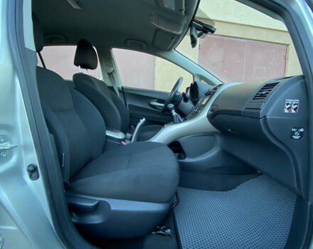 Серый Тойота Аурис, объемом двигателя 2 л и пробегом 233 тыс. км за 5800 $, фото 44 на Automoto.ua