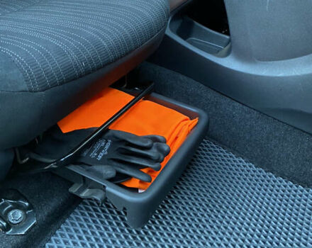 Серый Тойота Аурис, объемом двигателя 2 л и пробегом 233 тыс. км за 5800 $, фото 40 на Automoto.ua