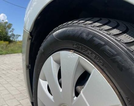 Серый Тойота Аурис, объемом двигателя 2 л и пробегом 233 тыс. км за 5683 $, фото 17 на Automoto.ua