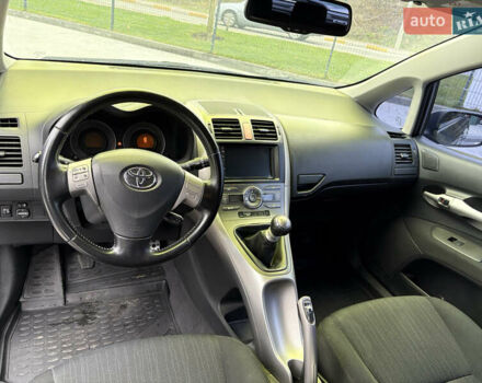 Сірий Тойота Ауріс, об'ємом двигуна 2 л та пробігом 267 тис. км за 5500 $, фото 20 на Automoto.ua