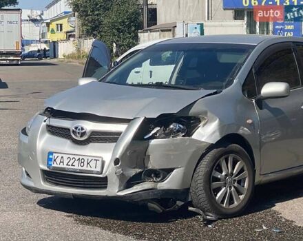 Серый Тойота Аурис, объемом двигателя 1.6 л и пробегом 205 тыс. км за 5000 $, фото 1 на Automoto.ua