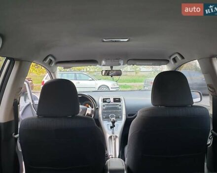 Серый Тойота Аурис, объемом двигателя 1.6 л и пробегом 314 тыс. км за 5500 $, фото 2 на Automoto.ua