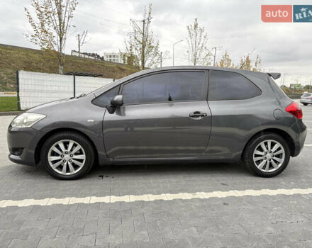 Сірий Тойота Ауріс, об'ємом двигуна 2 л та пробігом 267 тис. км за 5500 $, фото 2 на Automoto.ua