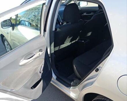 Серый Тойота Аурис, объемом двигателя 1.6 л и пробегом 135 тыс. км за 6000 $, фото 4 на Automoto.ua