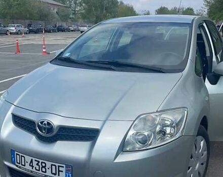 Серый Тойота Аурис, объемом двигателя 2 л и пробегом 233 тыс. км за 5683 $, фото 3 на Automoto.ua