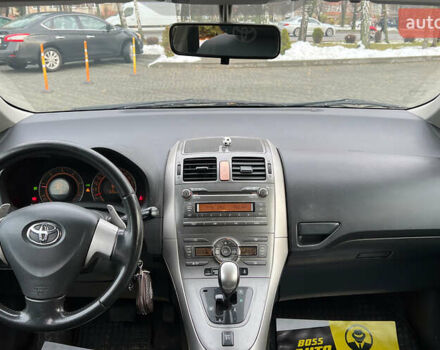 Серый Тойота Аурис, объемом двигателя 1.36 л и пробегом 264 тыс. км за 6999 $, фото 10 на Automoto.ua
