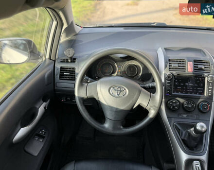Серый Тойота Аурис, объемом двигателя 1.6 л и пробегом 265 тыс. км за 5800 $, фото 8 на Automoto.ua
