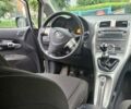 Сірий Тойота Ауріс, об'ємом двигуна 2.23 л та пробігом 250 тис. км за 6199 $, фото 4 на Automoto.ua